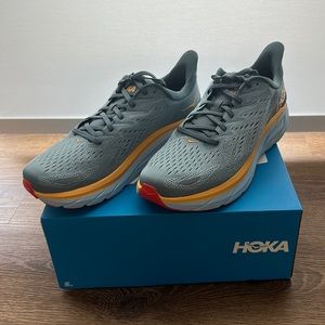 Hoka Clifton 8 Sneakers - New with tags!